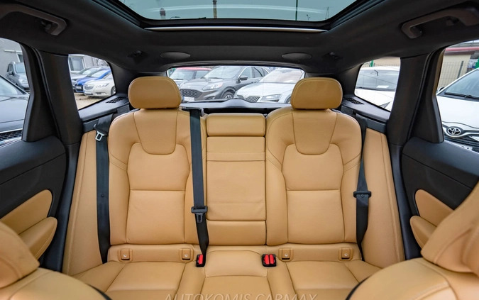 Volvo XC 60 cena 156000 przebieg: 56000, rok produkcji 2019 z Białystok małe 781